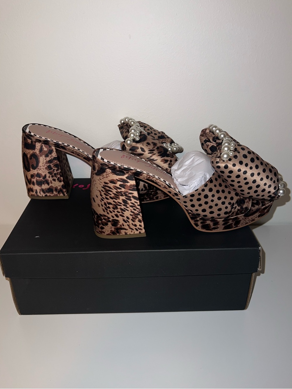 Betsey Johnson Macie Leopard Print Block Heel Platform Sandals Oversized Bow - Picture 5 of 7